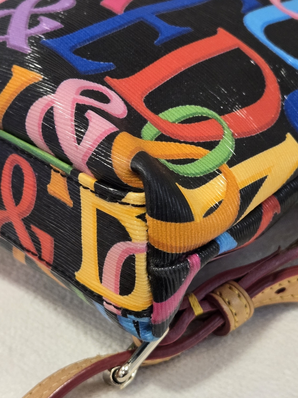 Dooney & Bourke Vintage/Y2K Multicolor Signature Crossbody Bag with Tan Strap - Picture 5 of 14